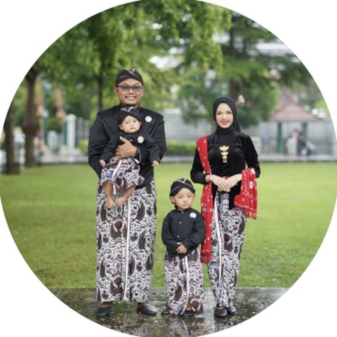 Foto keluarga Mamina